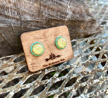 Load image into Gallery viewer, Minty Gold Flakes