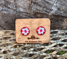 Load image into Gallery viewer, Strawberry
